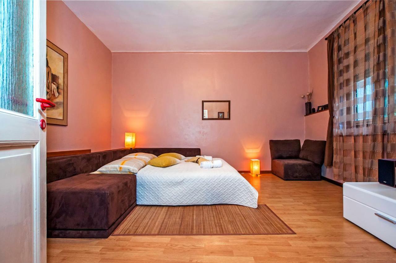 Stela - One Bedroom Apartment Rovinj Exteriör bild