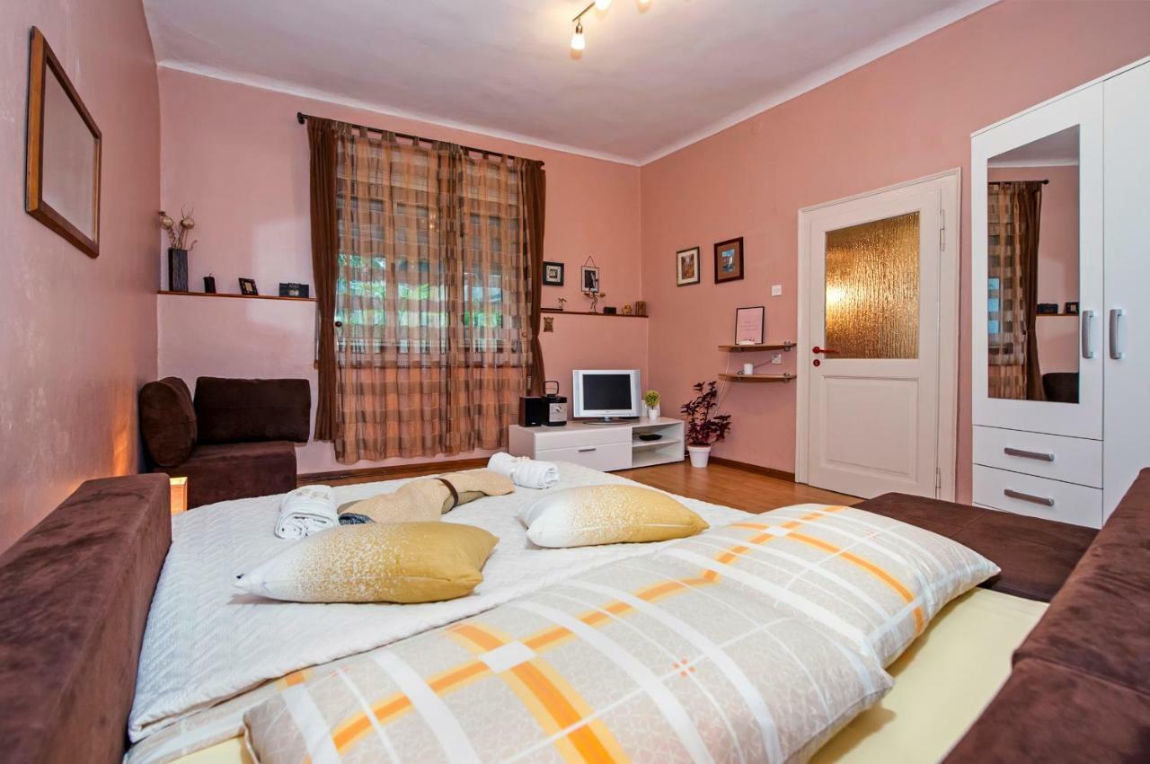 Stela - One Bedroom Apartment Rovinj Exteriör bild