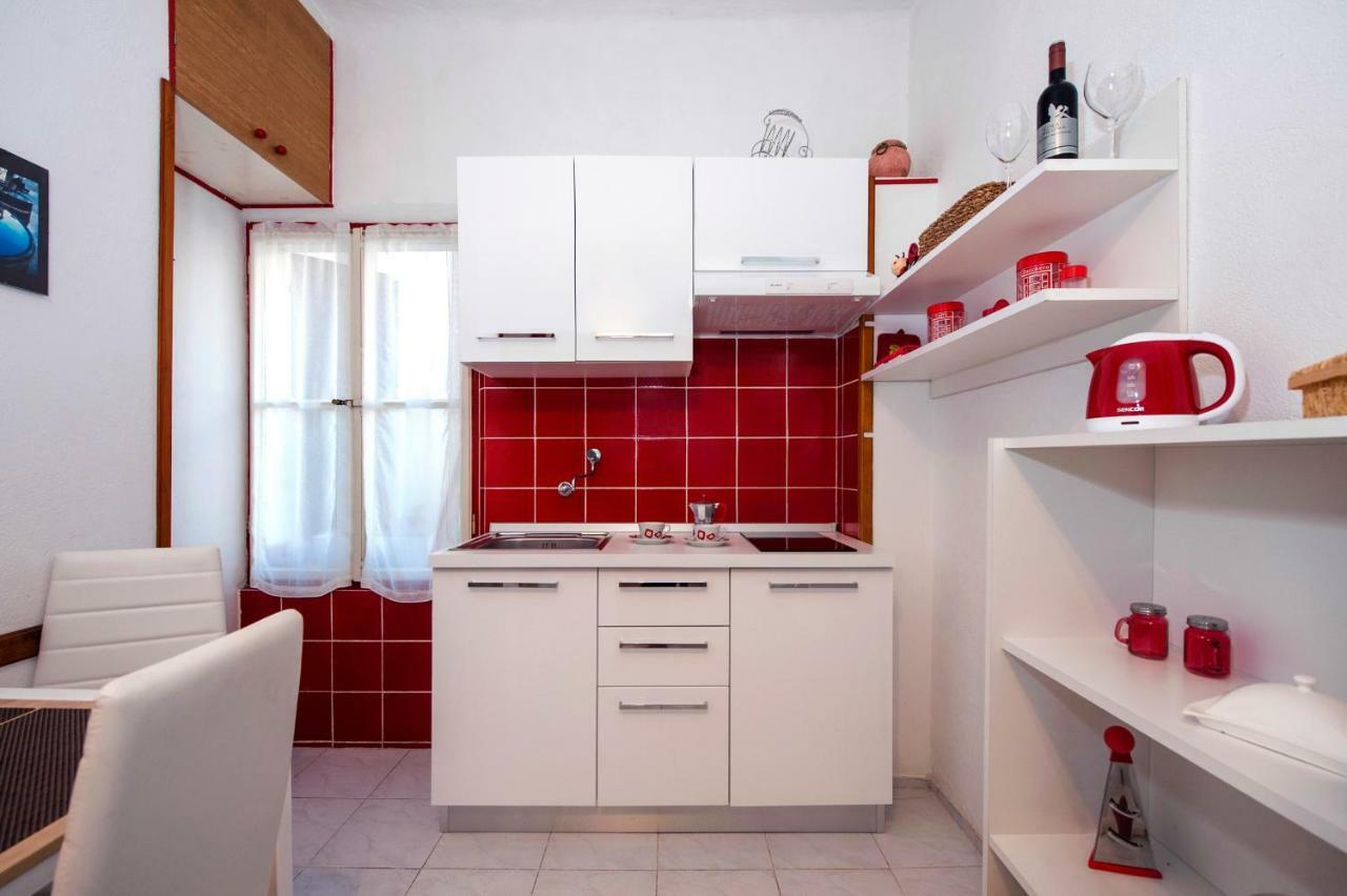 Stela - One Bedroom Apartment Rovinj Exteriör bild