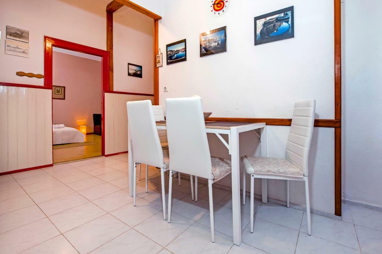 Stela - One Bedroom Apartment Rovinj Exteriör bild