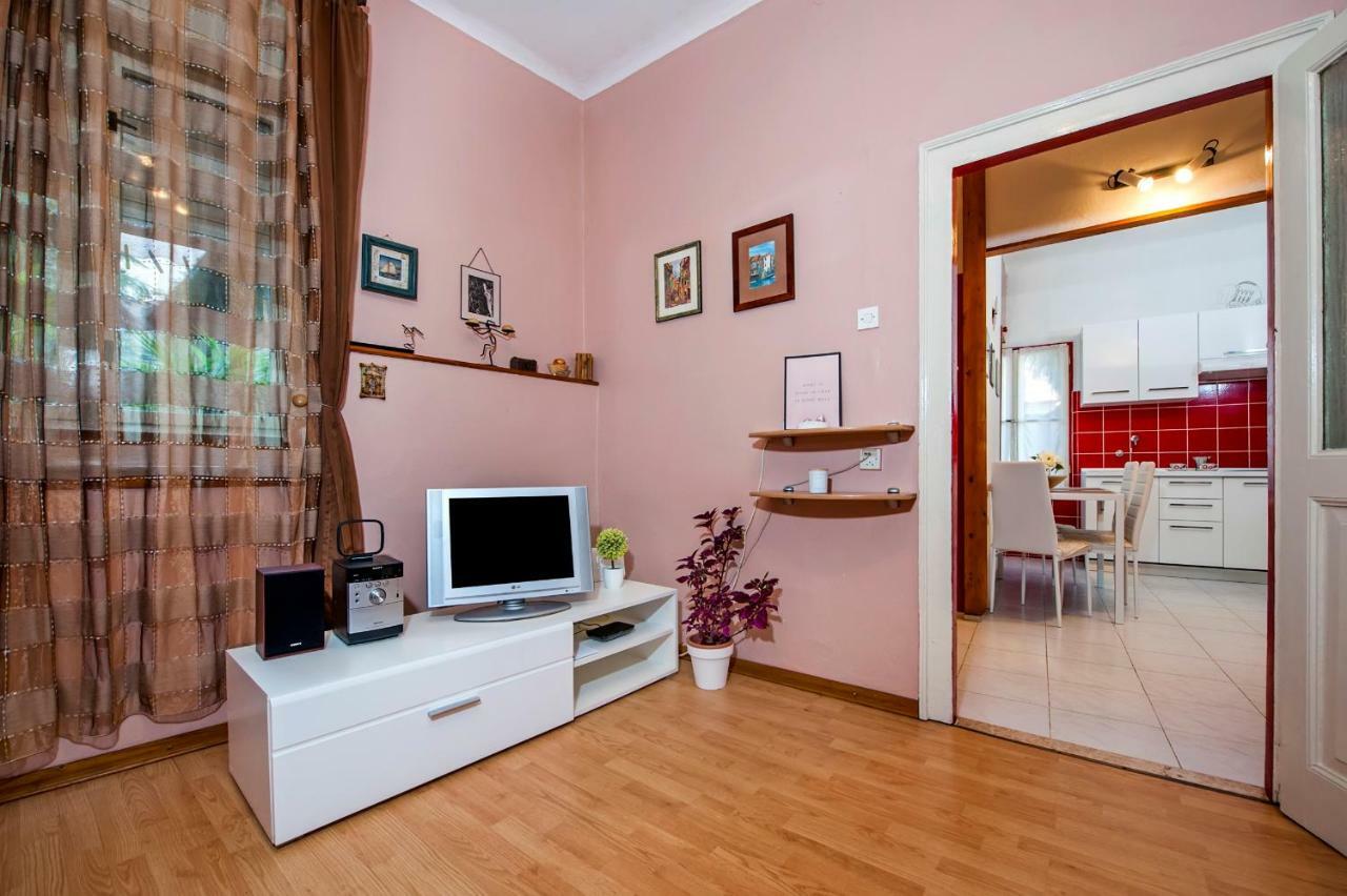 Stela - One Bedroom Apartment Rovinj Exteriör bild