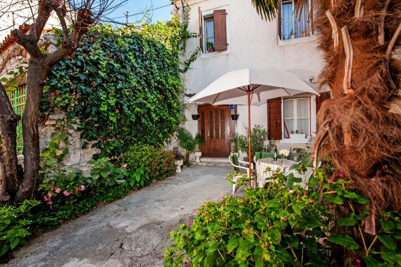 Stela - One Bedroom Apartment Rovinj Exteriör bild