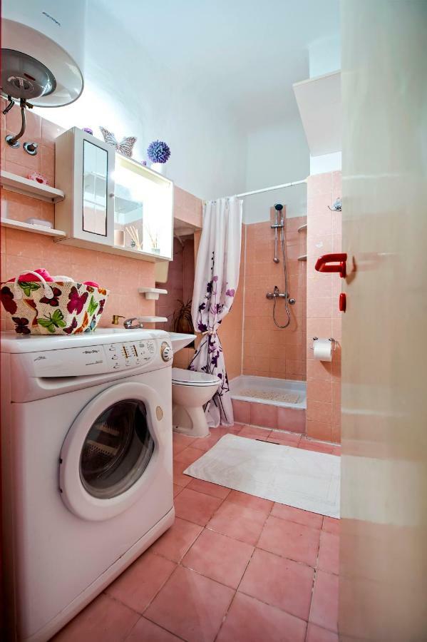 Stela - One Bedroom Apartment Rovinj Exteriör bild